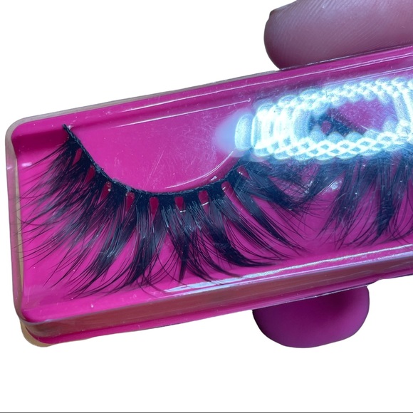 Cosmetic Bundle - Picture 4 of 4